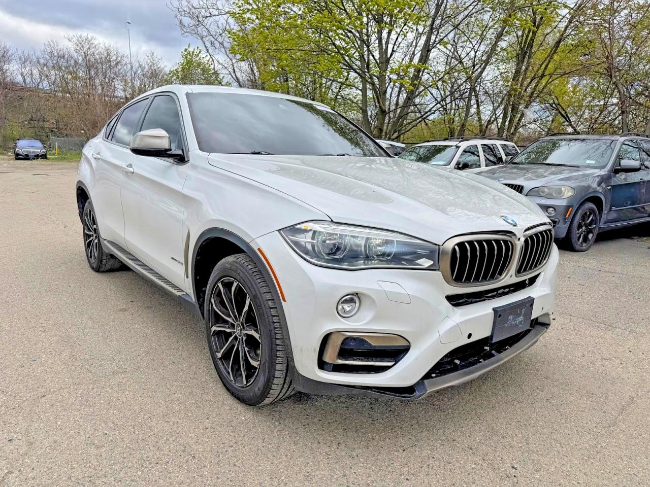 Salvage BMW X Series Image