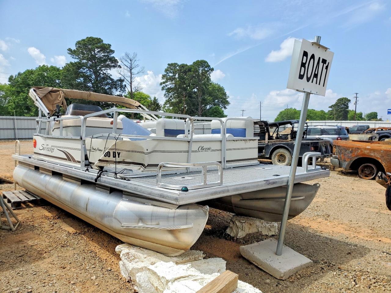 Salvage Tracker 200 Image