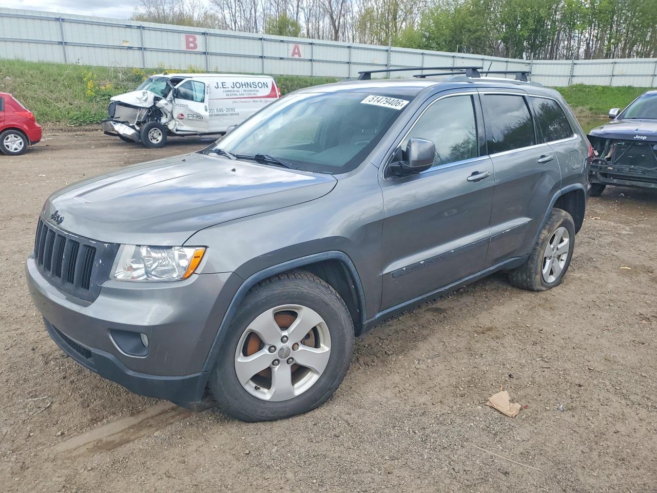 Salvage Jeep Cherokee Image