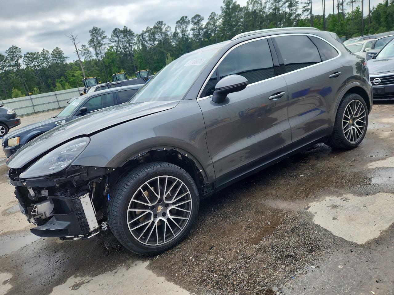 Salvage Porsche Cayenne Image