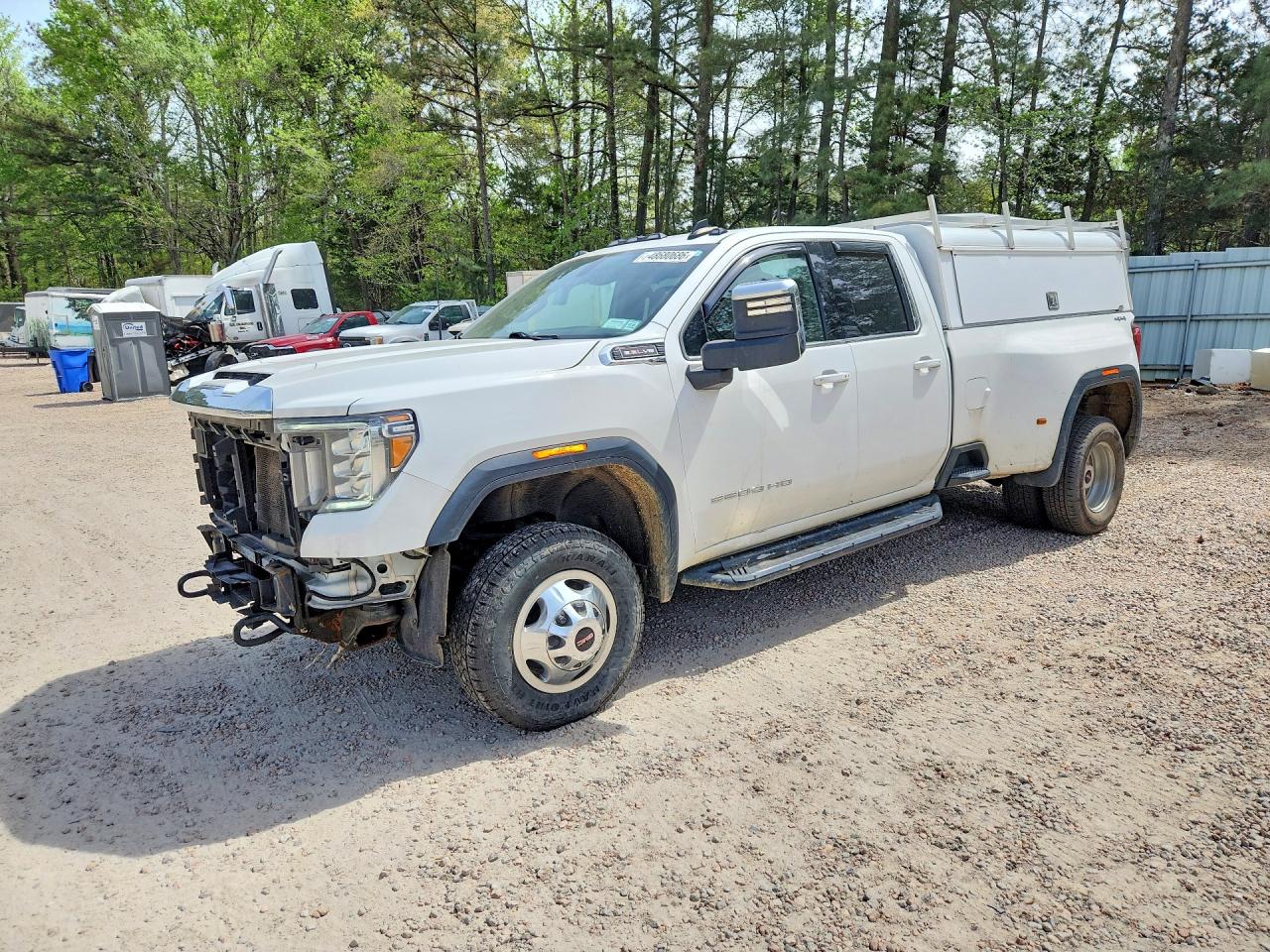 Salvage GMC Sierra Image