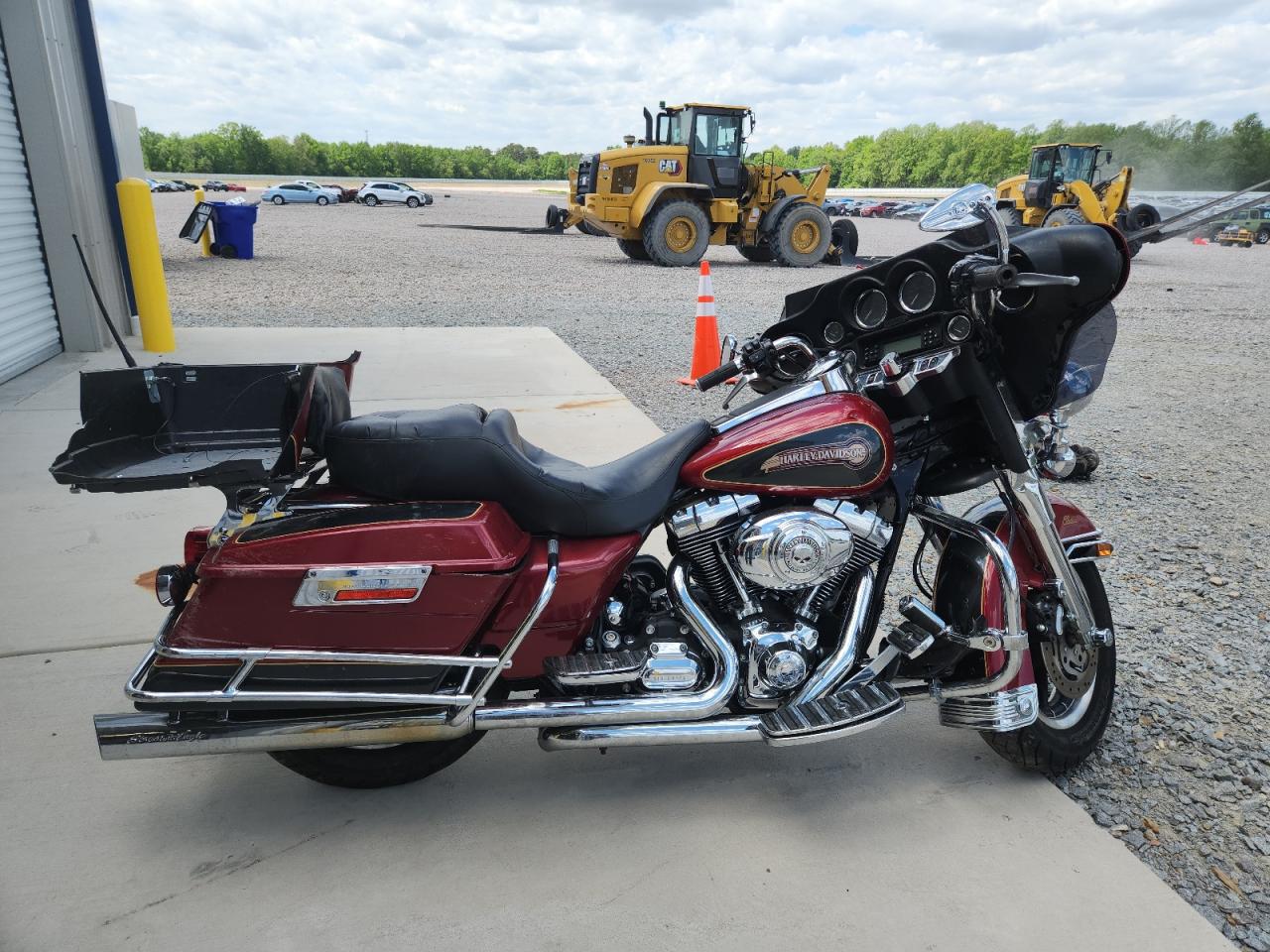 Salvage Harley-Davidson Fl Image