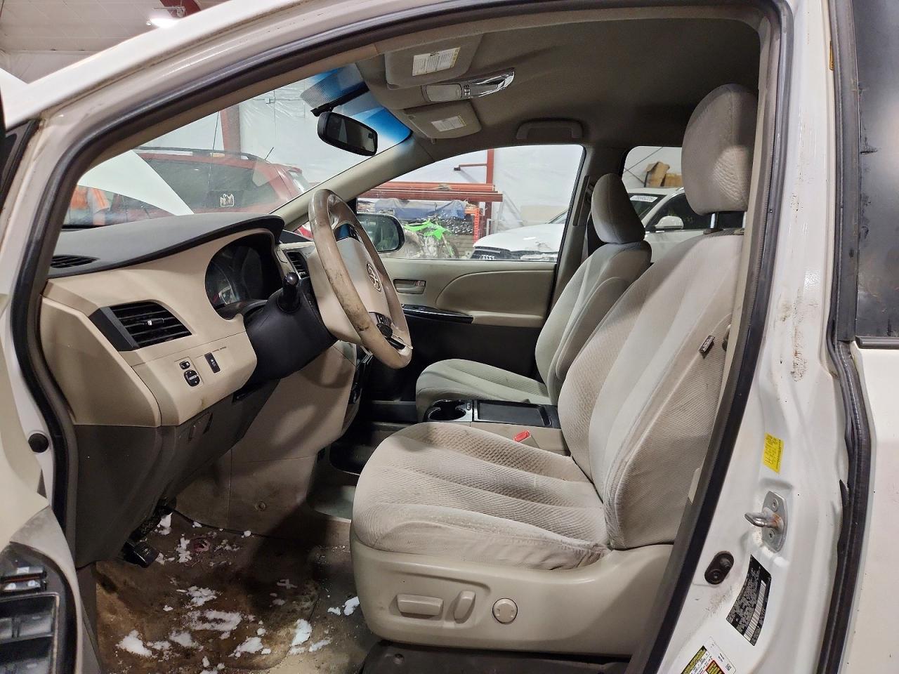 Toyota Sienna Le