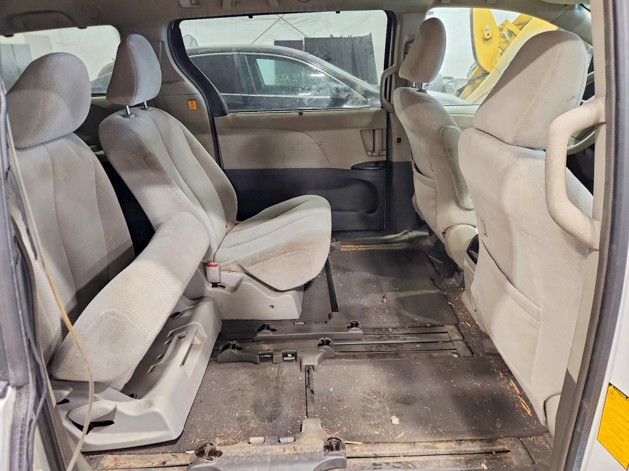 Toyota Sienna Le