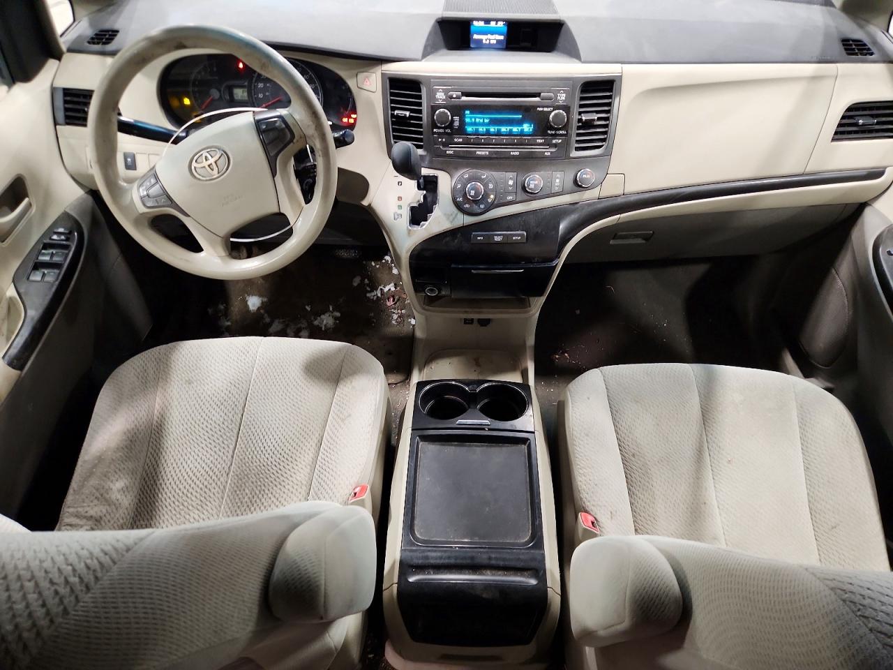 Toyota Sienna Le