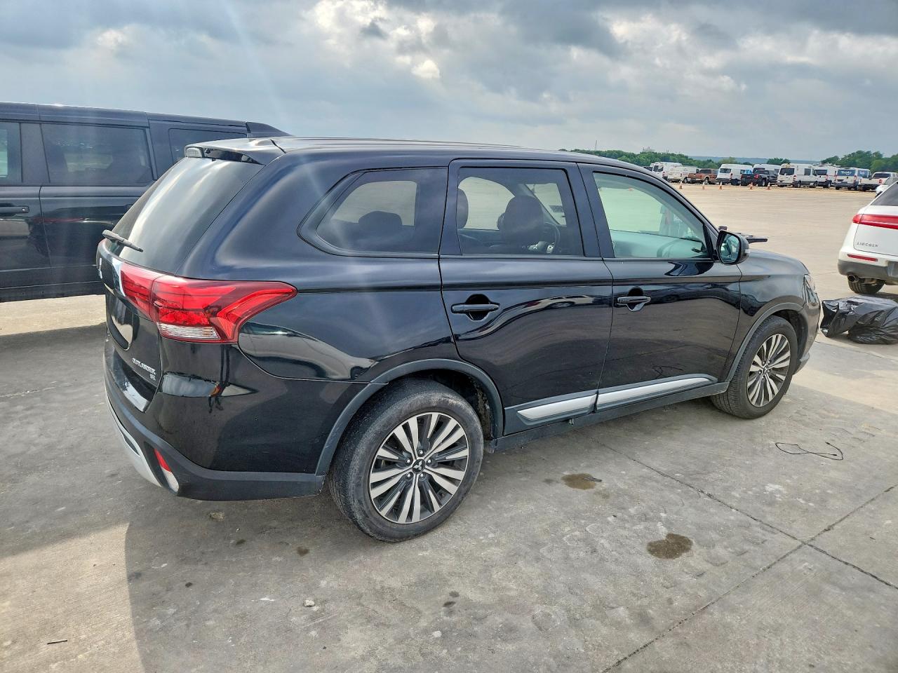 Mitsubishi Outlander Se
