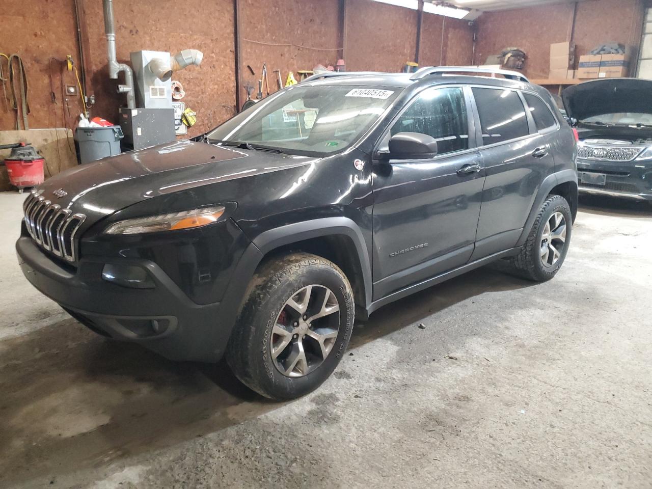 Salvage Jeep Cherokee Image