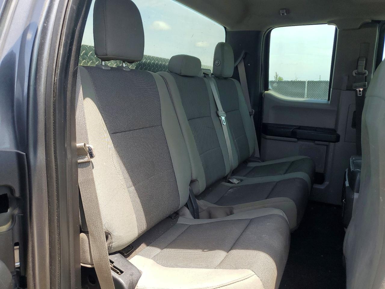 Ford F-150 Super Cab