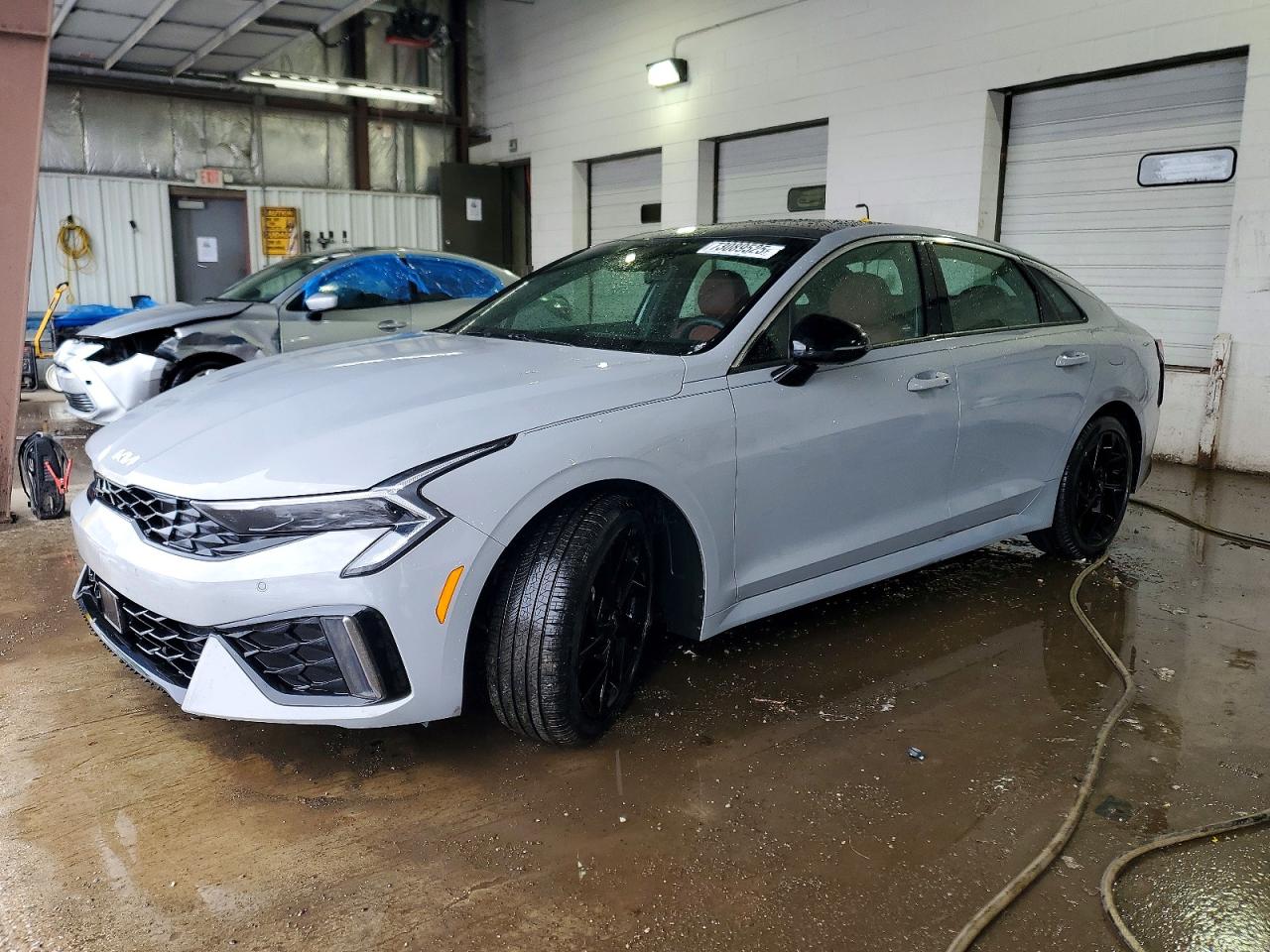 Salvage Kia K5 Image