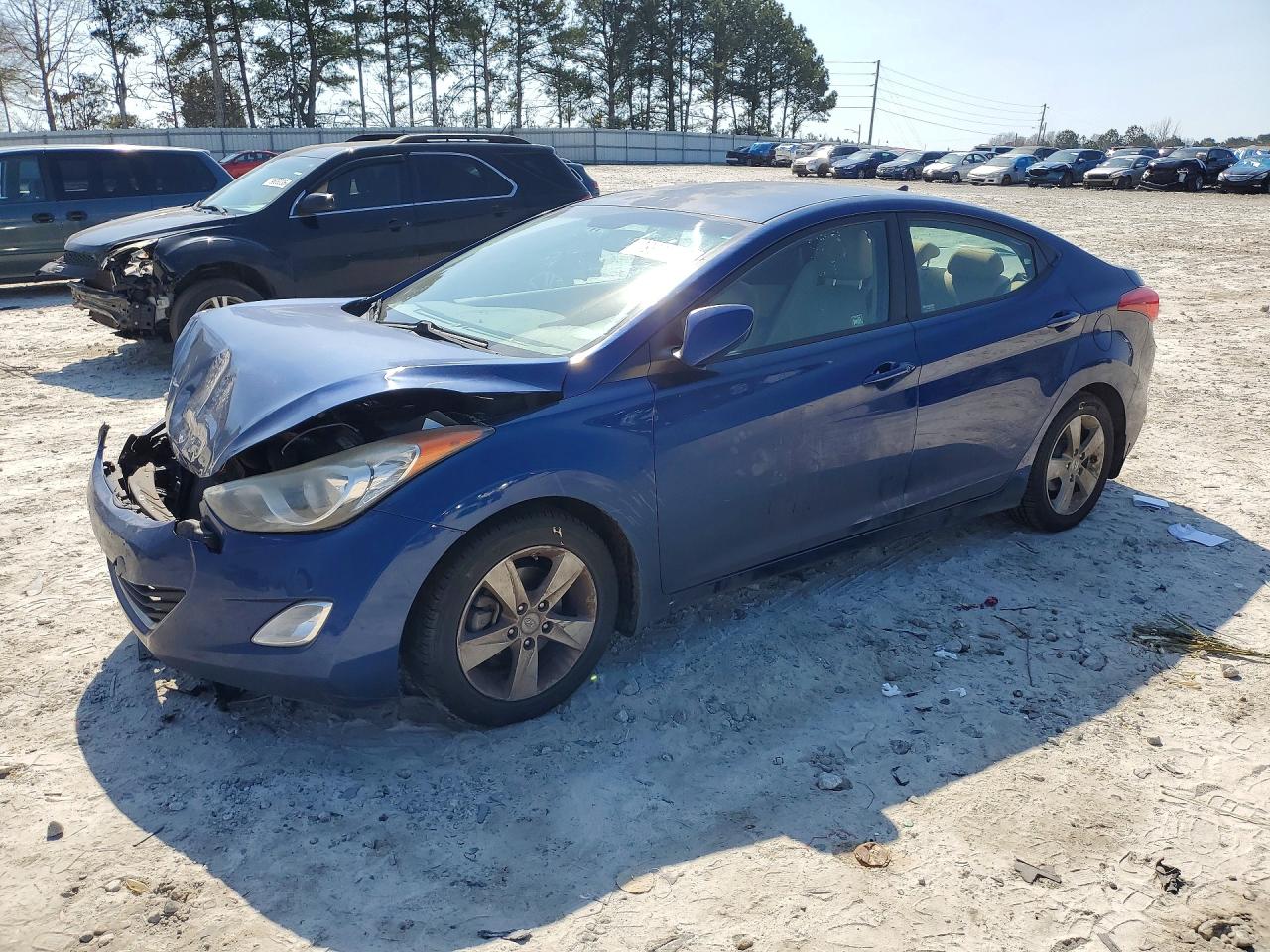 Salvage Hyundai ELANTRA Image