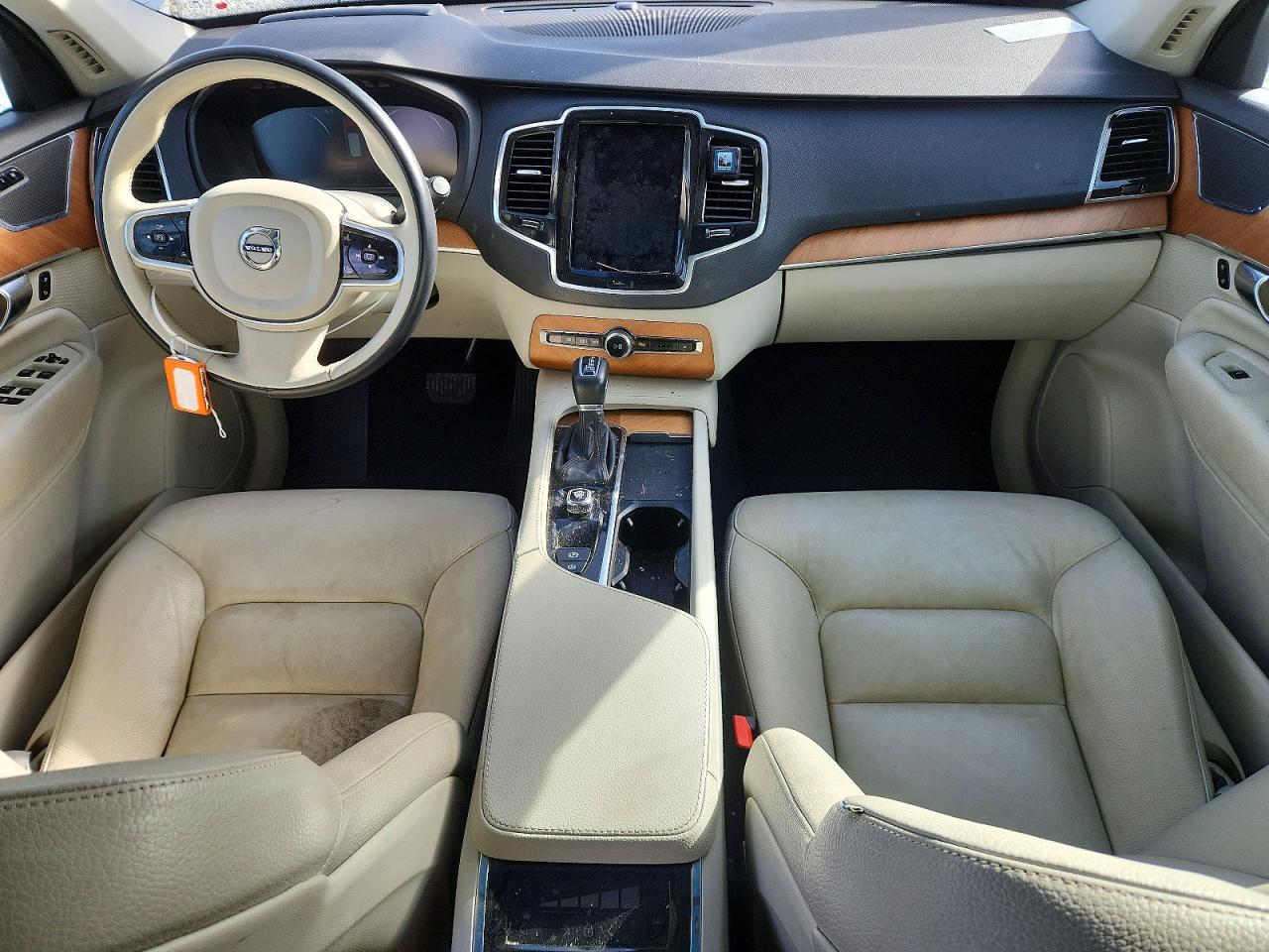 Volvo XC90 T6 Momentum
