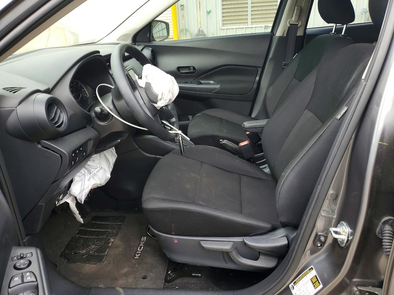 Nissan Kicks Play S