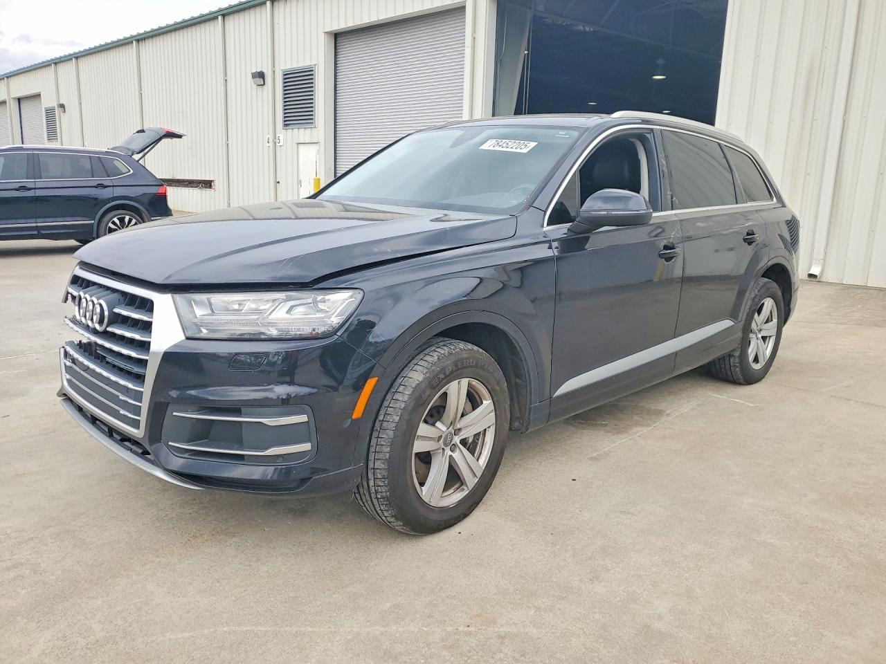Salvage Audi Q7 Image