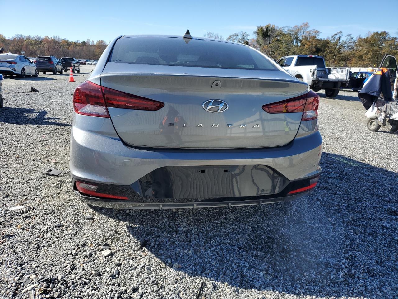 Hyundai ELANTRA Sel