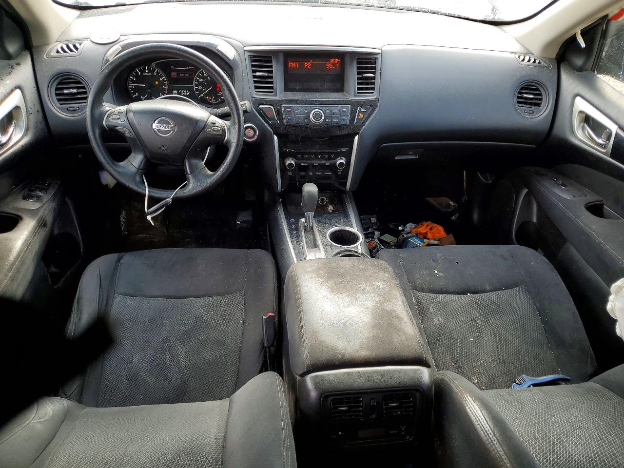 Nissan Pathfinder S
