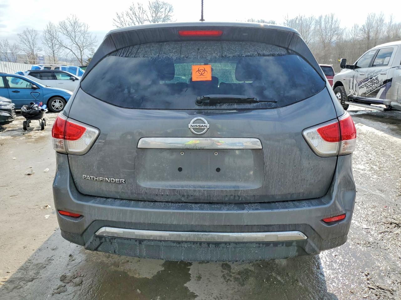 Nissan Pathfinder S