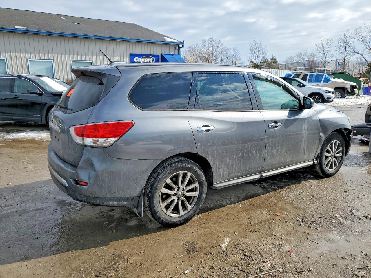 Nissan Pathfinder S