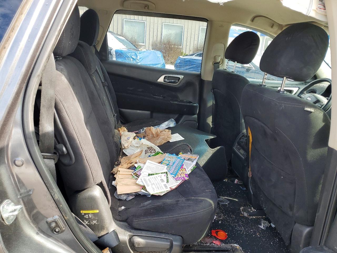Nissan Pathfinder S