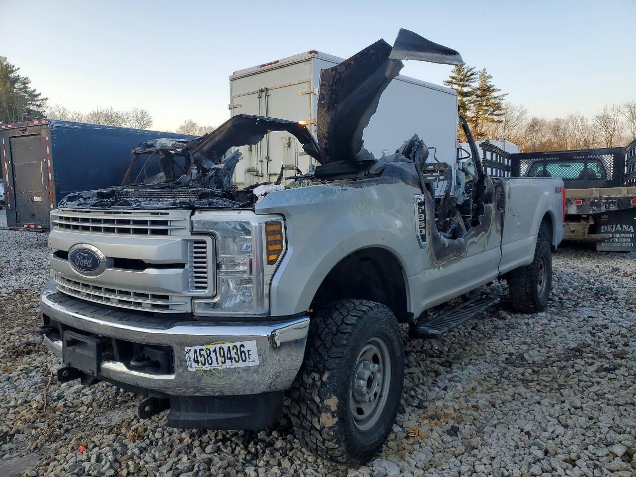 Salvage Ford F-350 Image