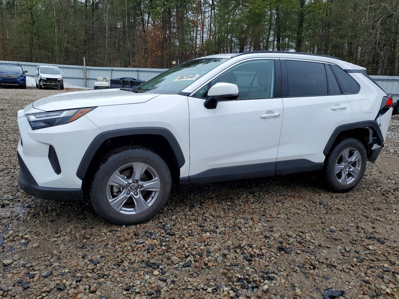 Salvage Toyota RAV4 Image