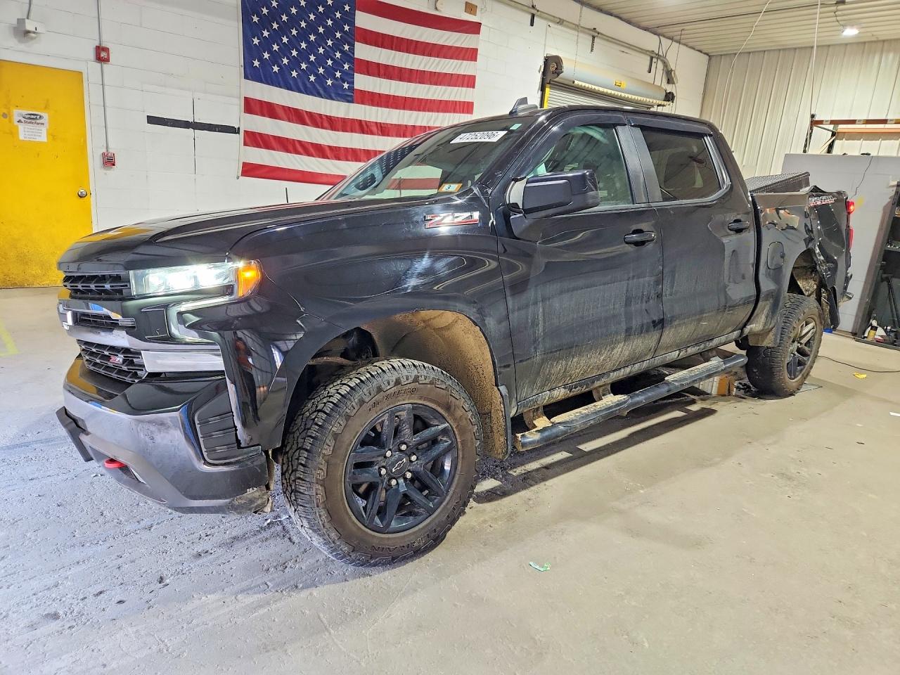 Salvage Chevrolet Silverado Image