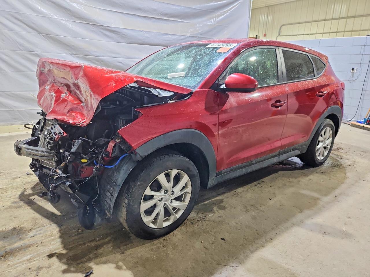Salvage Hyundai TUCSON Image