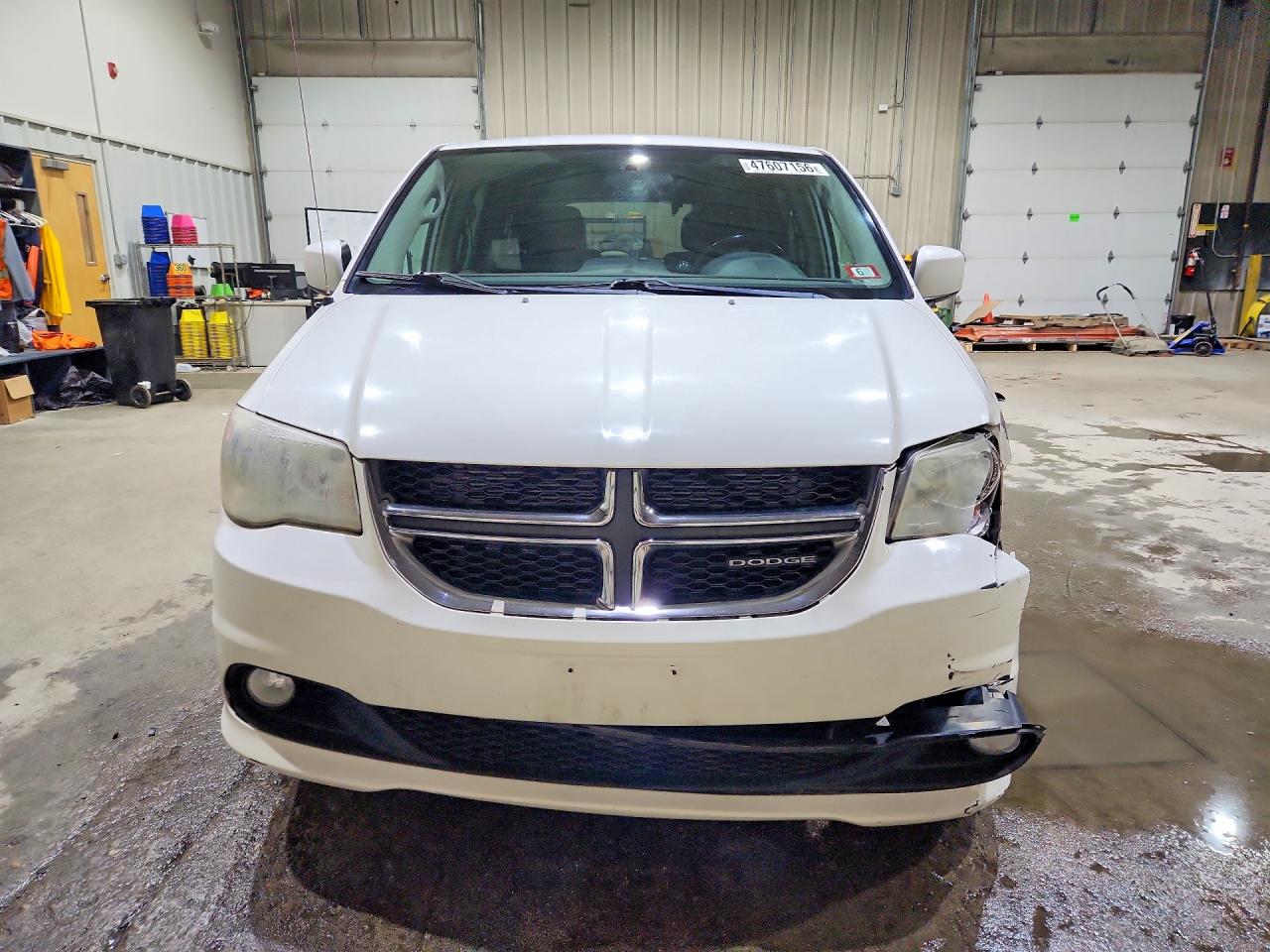 Dodge Caravan Crew