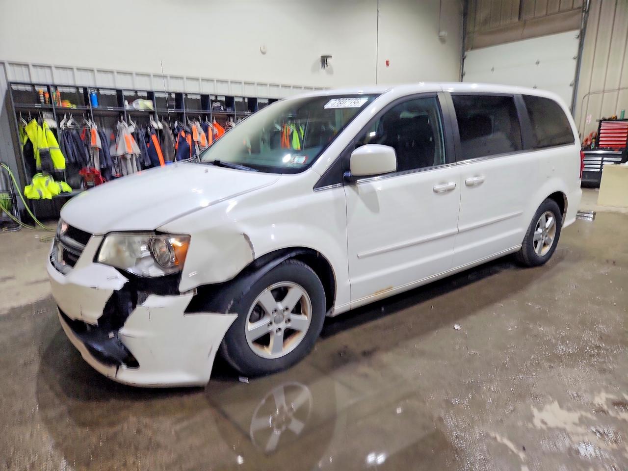 Salvage Dodge Caravan Image