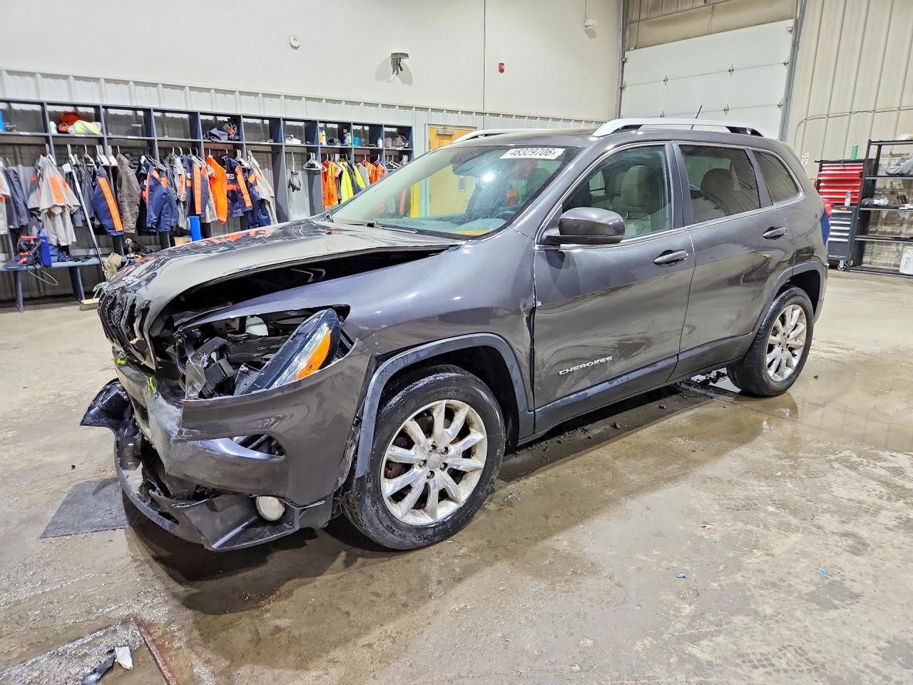 Salvage Jeep Cherokee Image