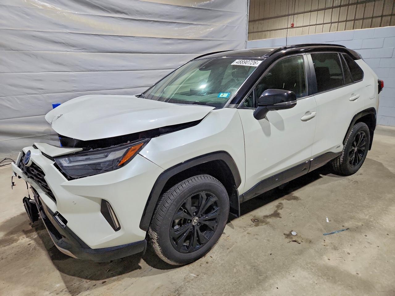 Salvage Toyota RAV4 Image