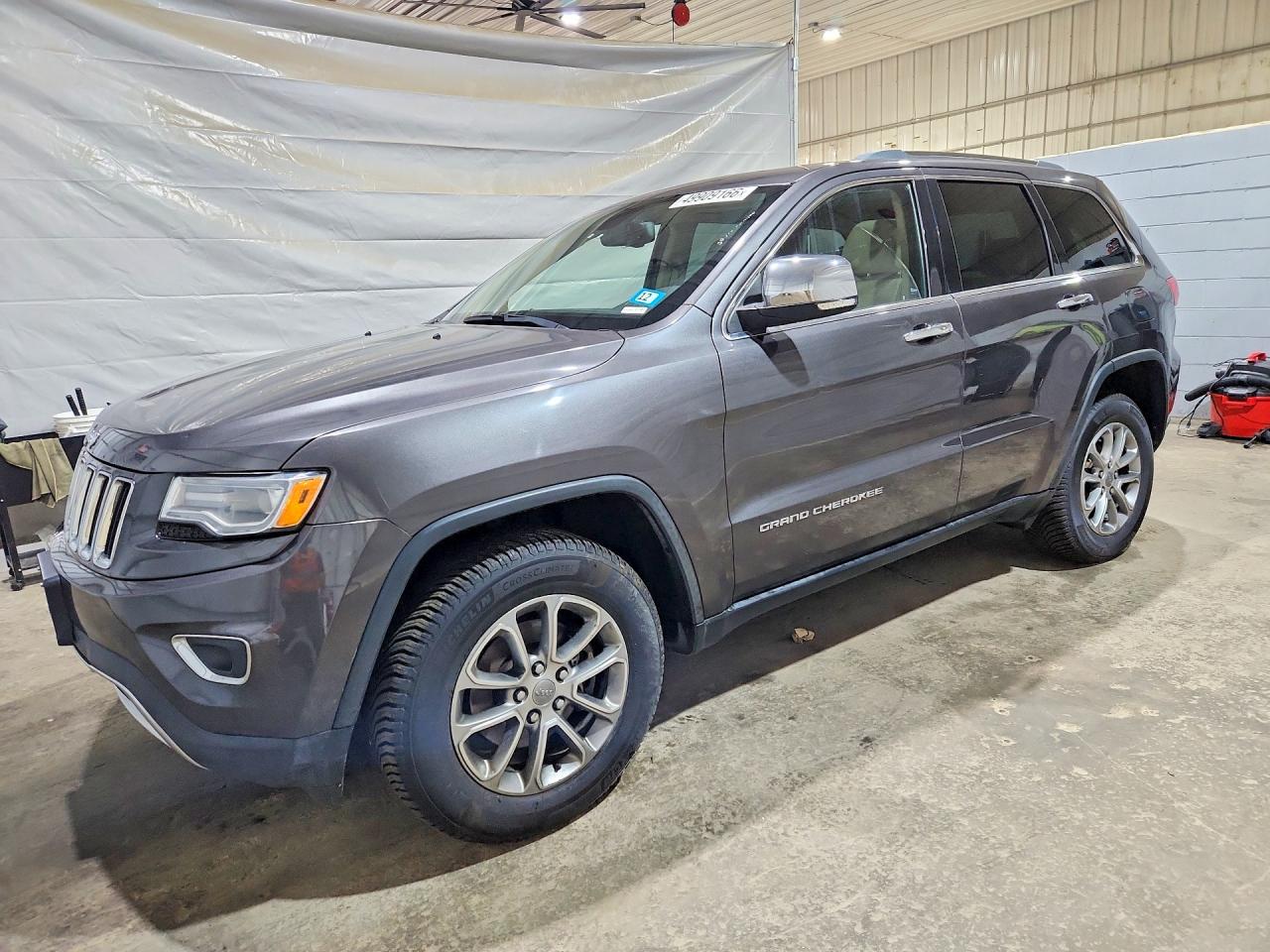 Salvage Jeep Cherokee Image