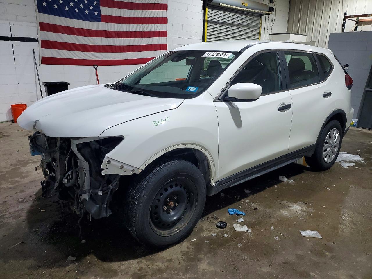 Salvage Nissan Rogue Image