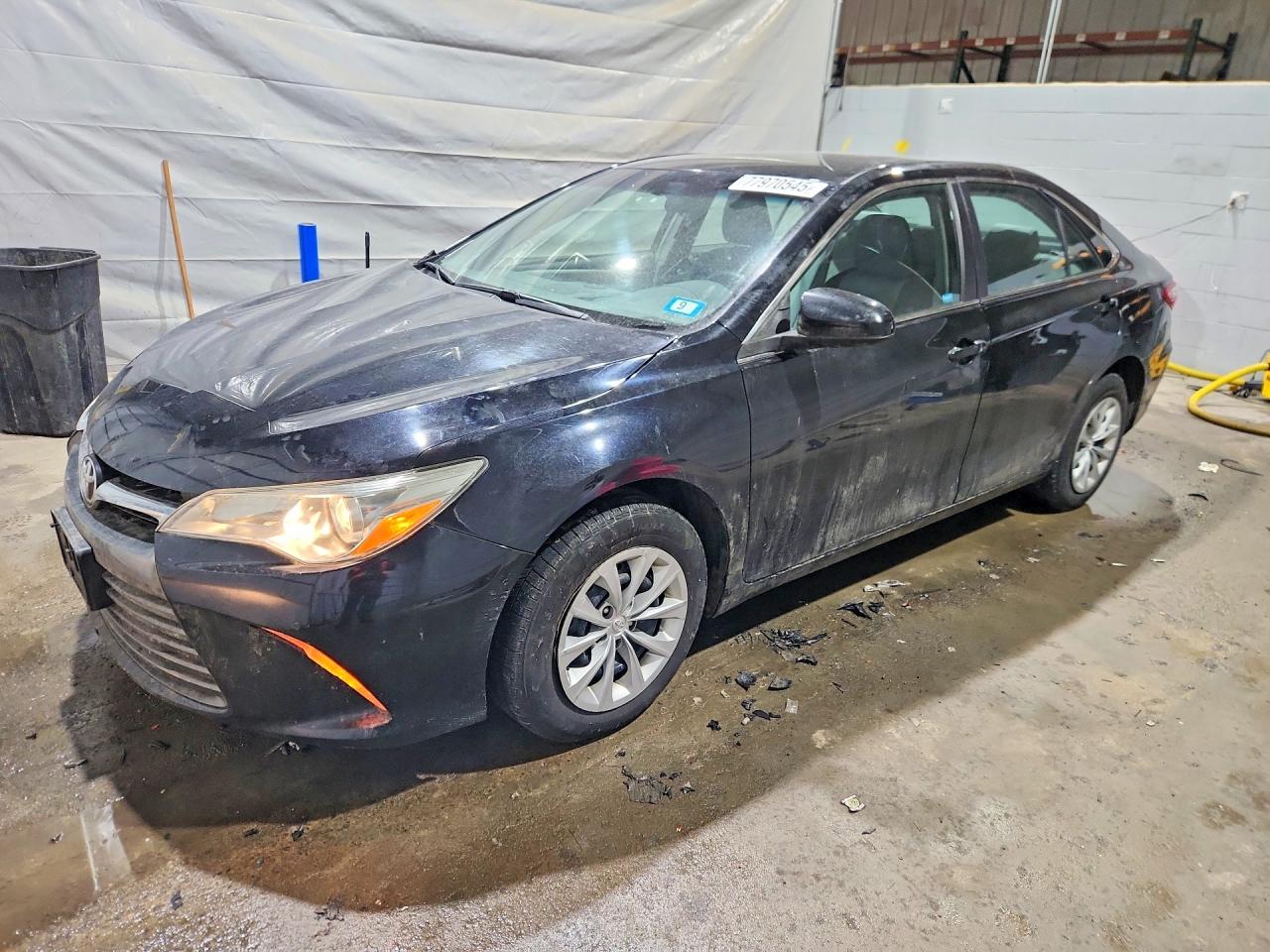 Salvage Toyota Camry Image