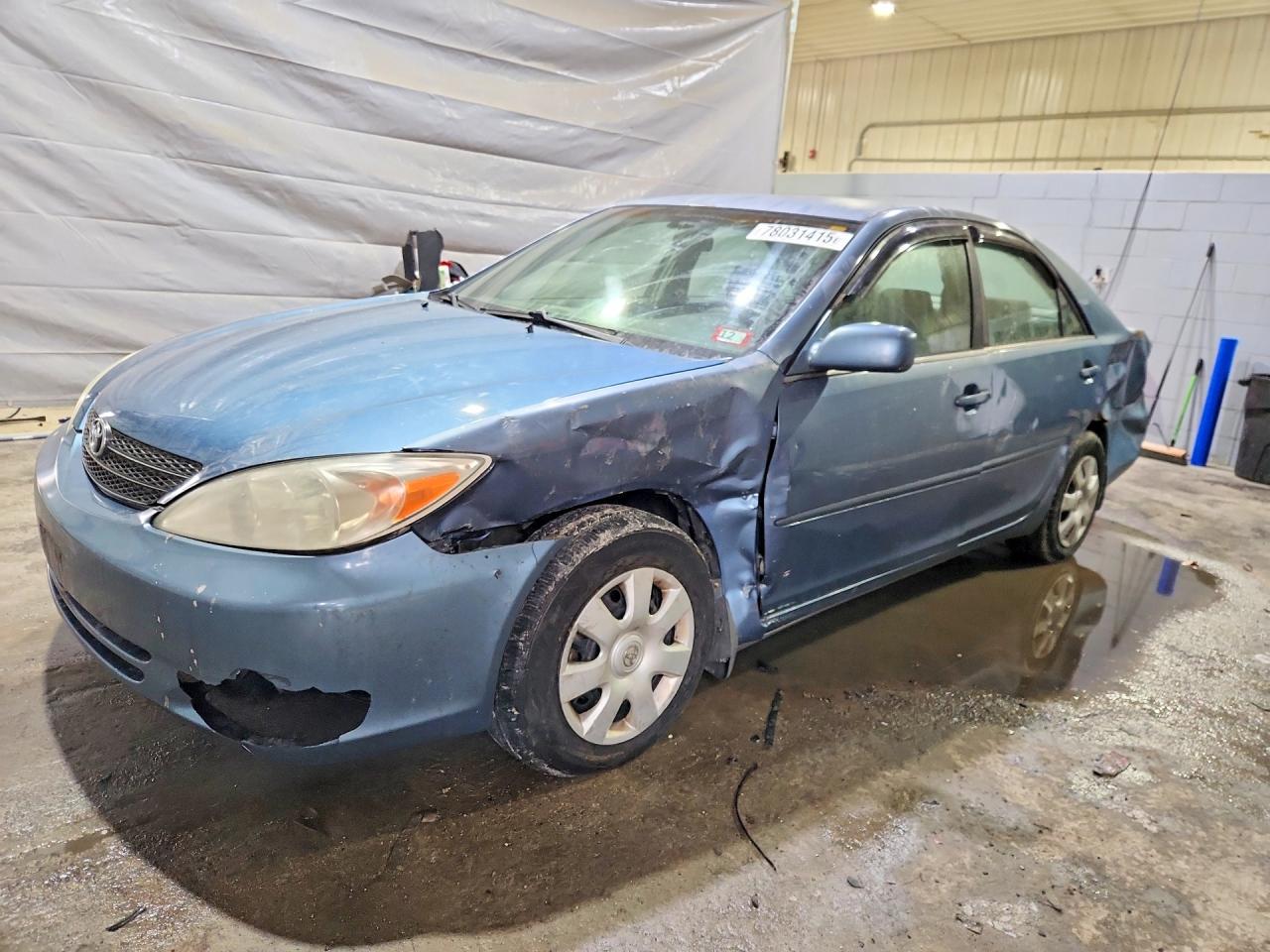 Salvage Toyota Camry Image
