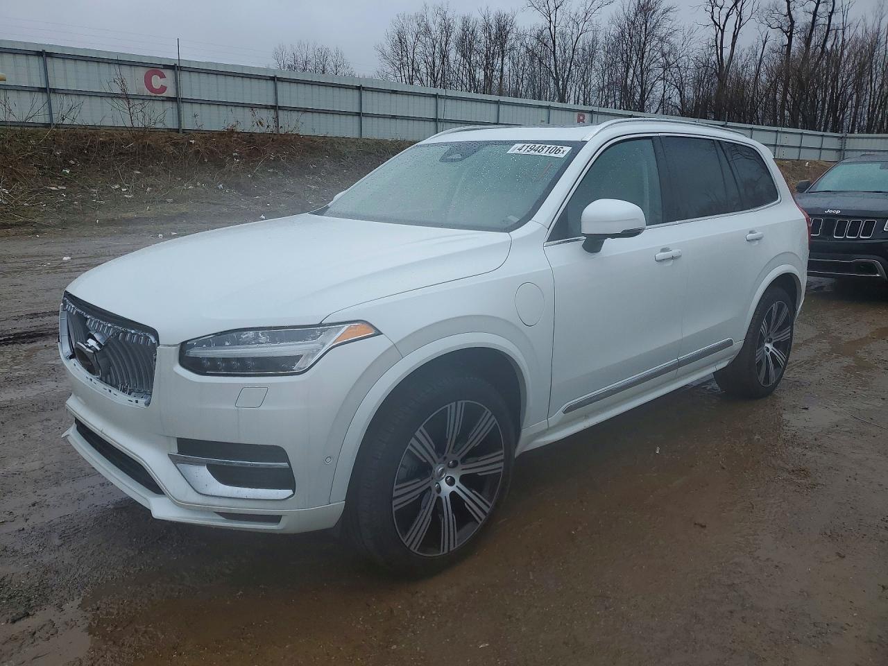 Salvage Volvo XC90 Image
