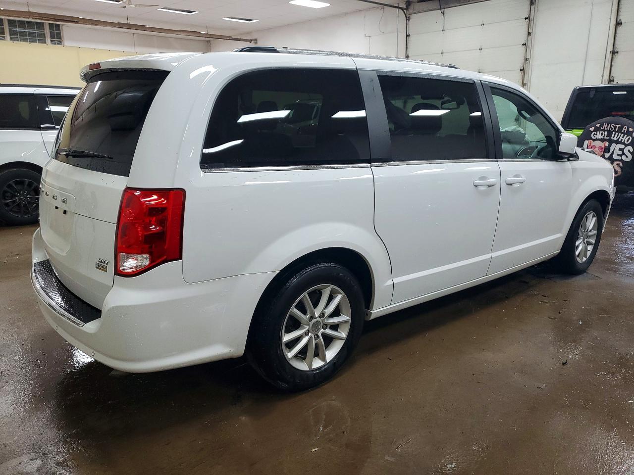 Dodge Caravan Sxt
