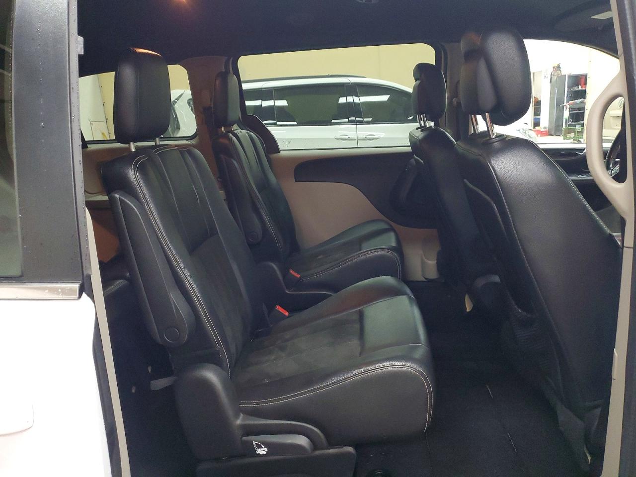 Dodge Caravan Sxt