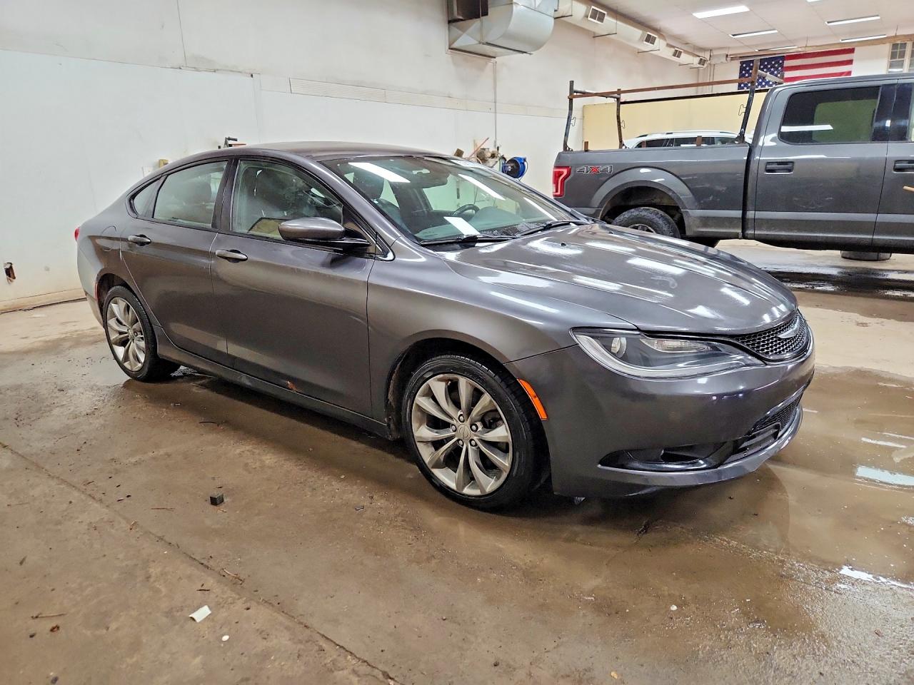 Chrysler 200 S