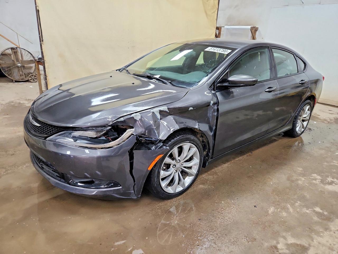 Salvage Chrysler 200 Image