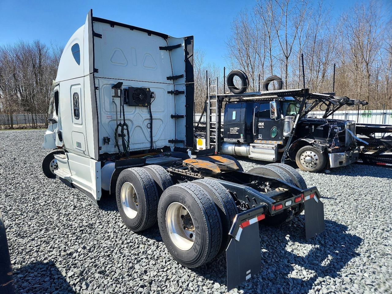Freightliner Cascadia 126