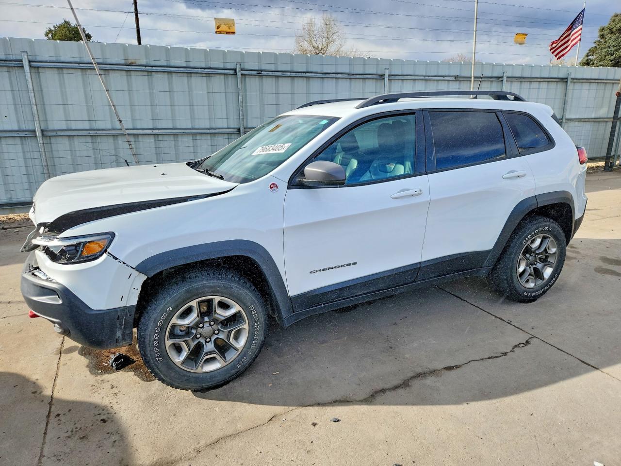 Salvage Jeep Cherokee Image