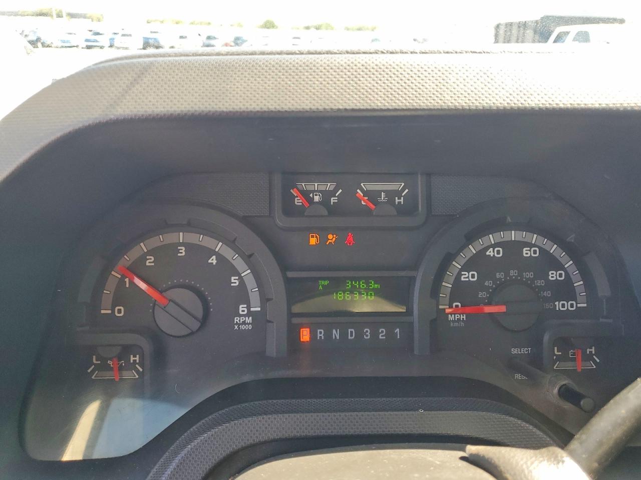 Ford Econoline E450 Super Duty Cutaway Van