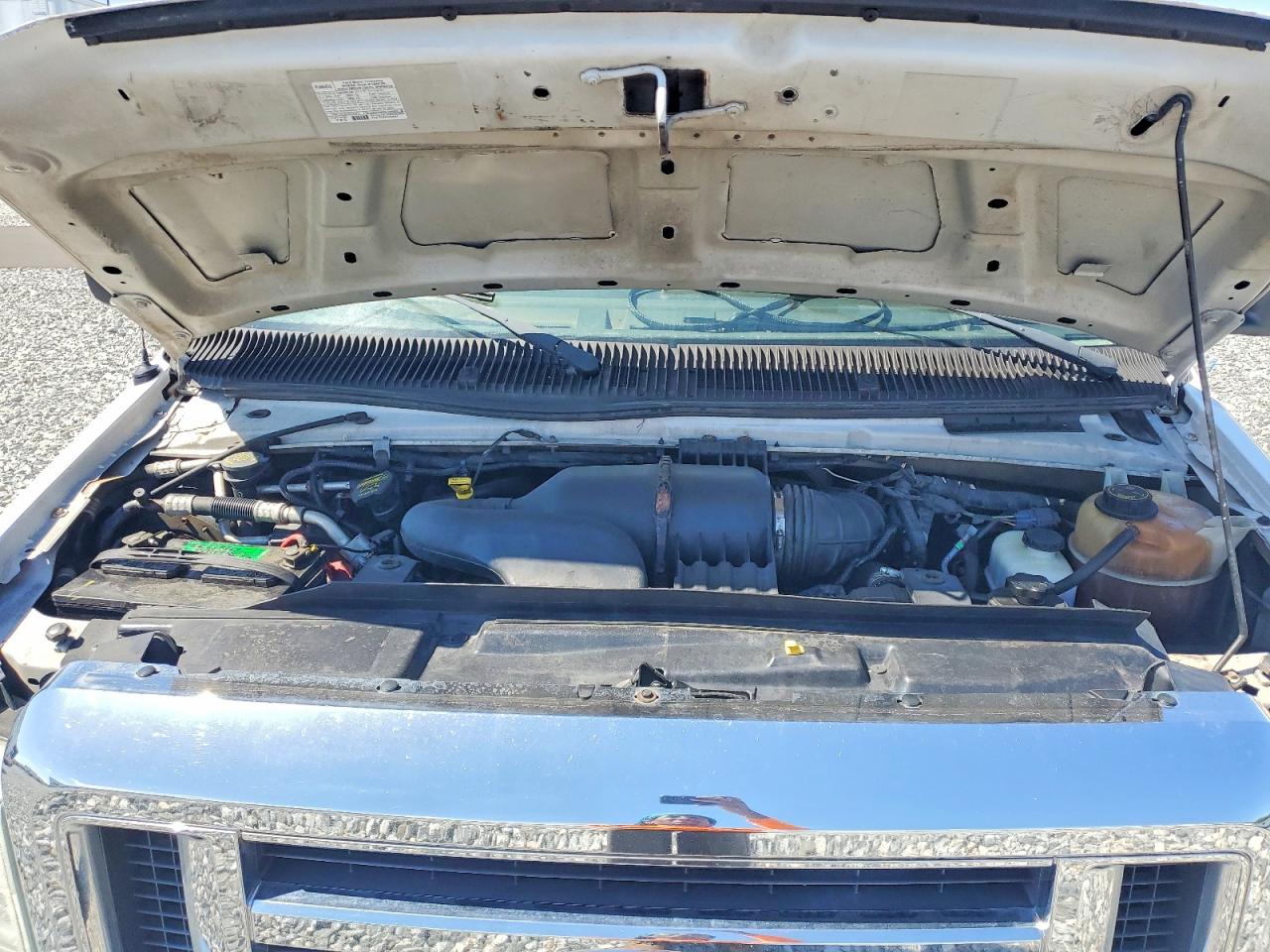 Ford Econoline E450 Super Duty Cutaway Van