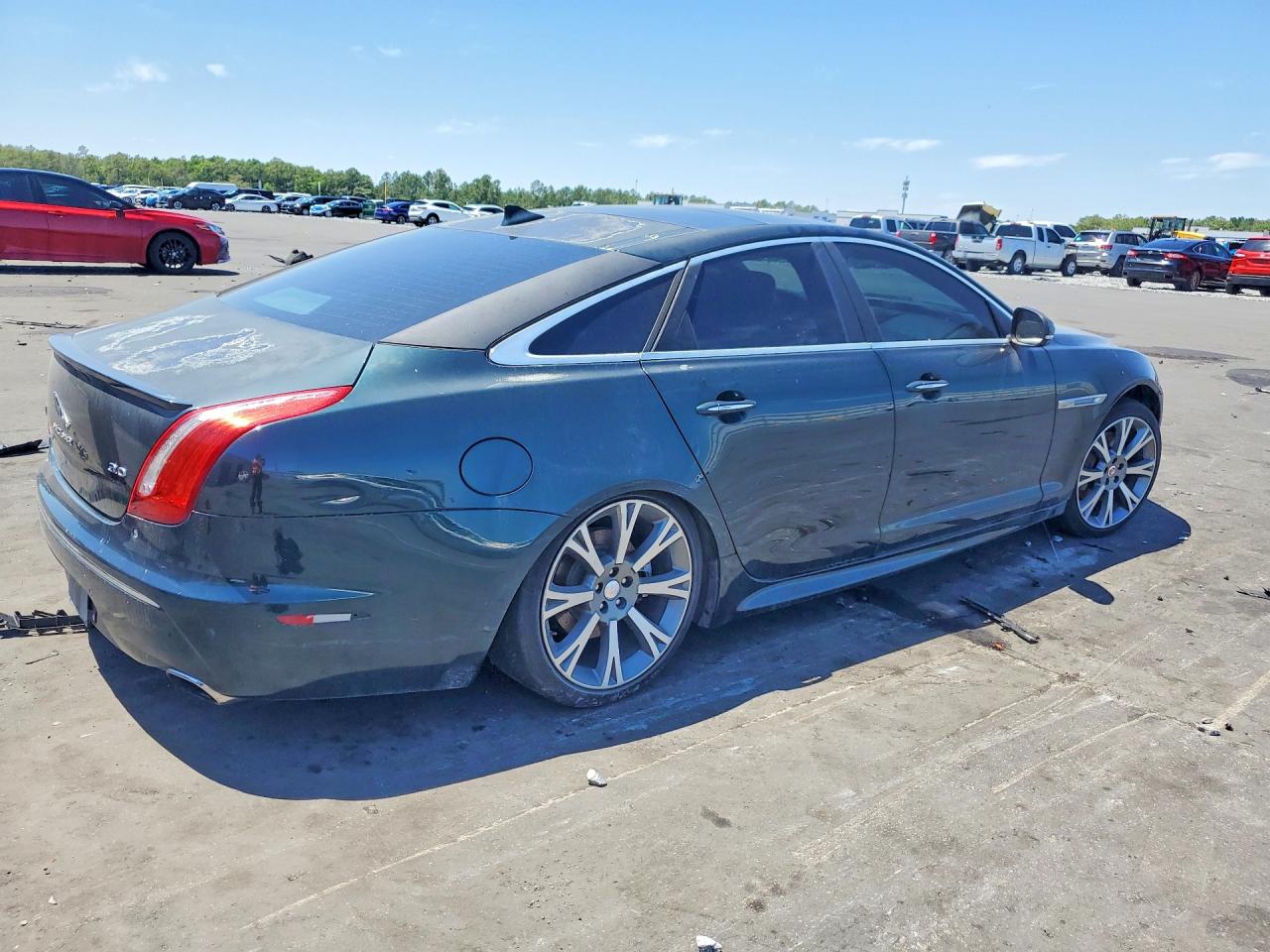Jaguar XJ