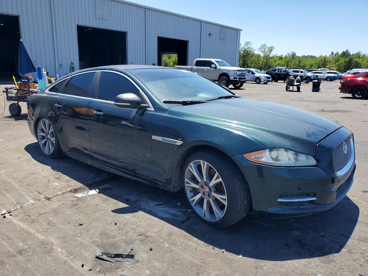 Jaguar XJ