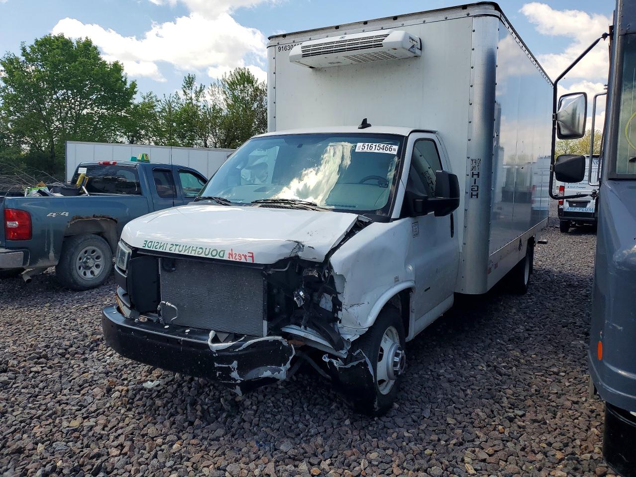 Salvage GMC Savana Image
