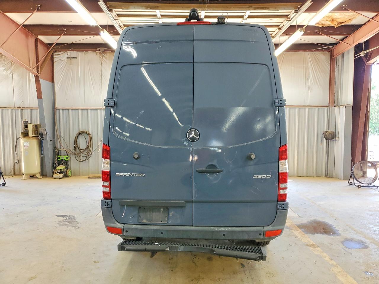 Mercedes-Benz Sprinter 2500
