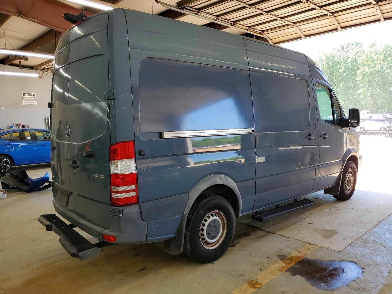 Mercedes-Benz Sprinter 2500