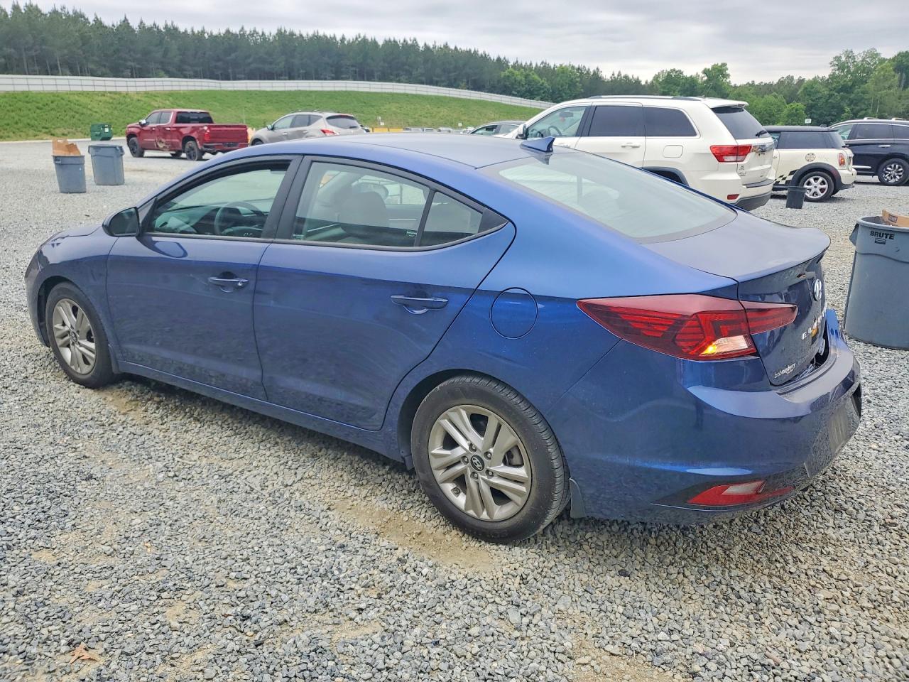 Hyundai ELANTRA Sel