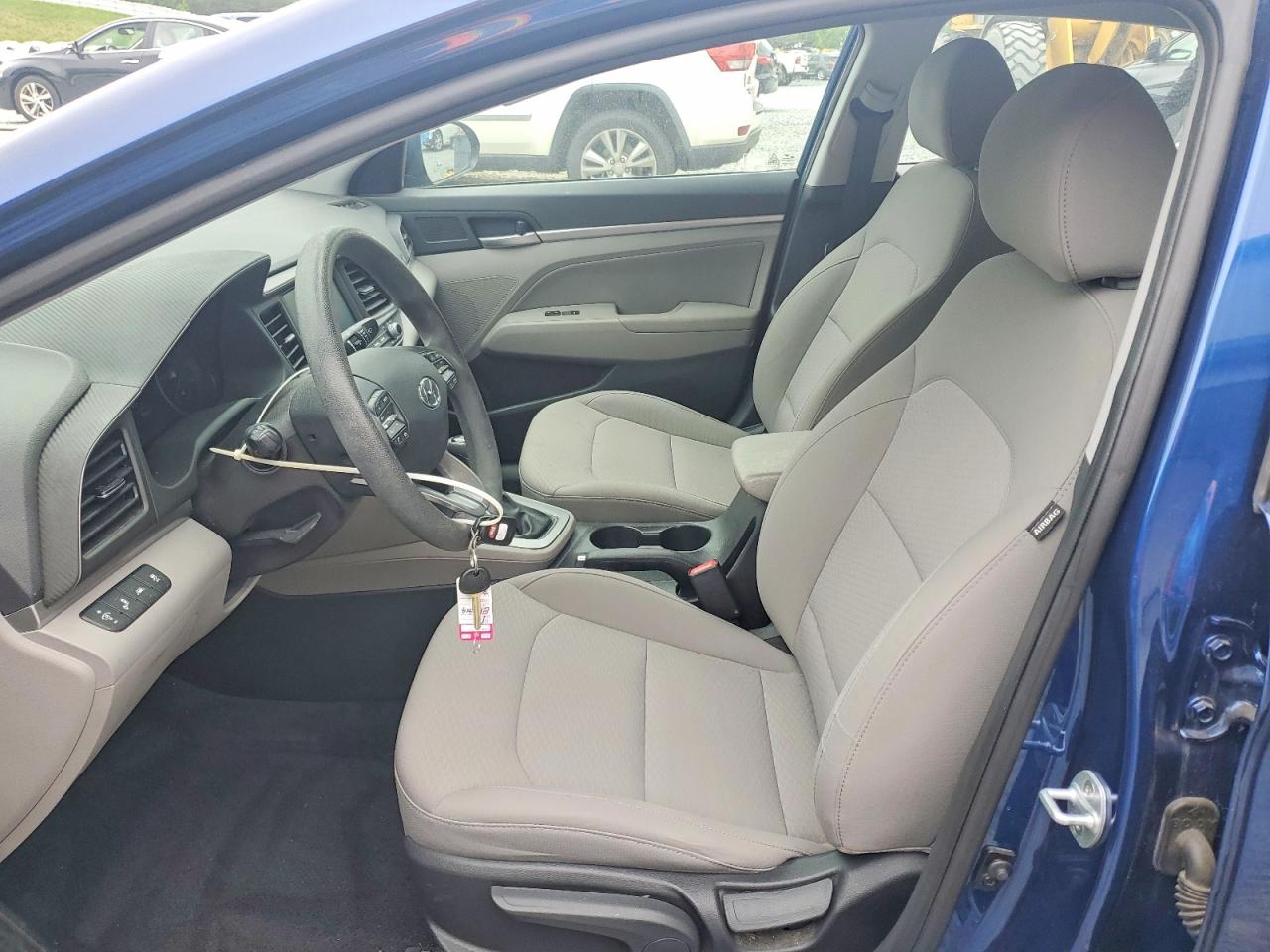 Hyundai ELANTRA Sel